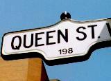 Queen St sign
